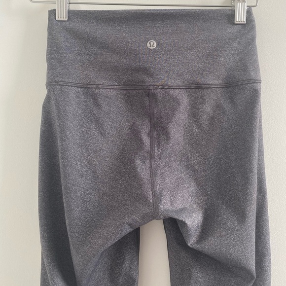 Lululemon Wunder Under High-Rise 1/2 Tight 17" Size 6 In Heathered Black - Picture 10 of 10